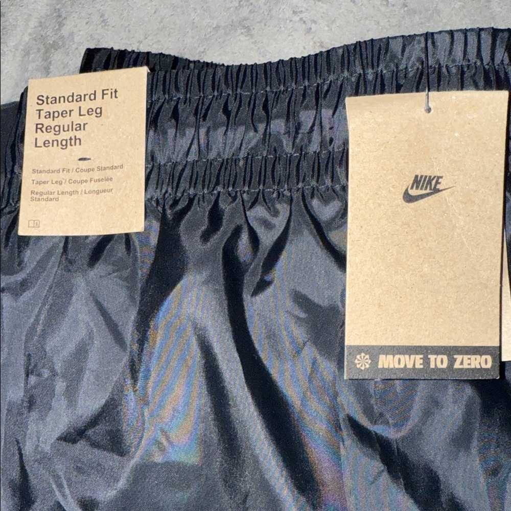 Nike standard fit taper leg regular length Windrunner pants - Picture 6 of 7